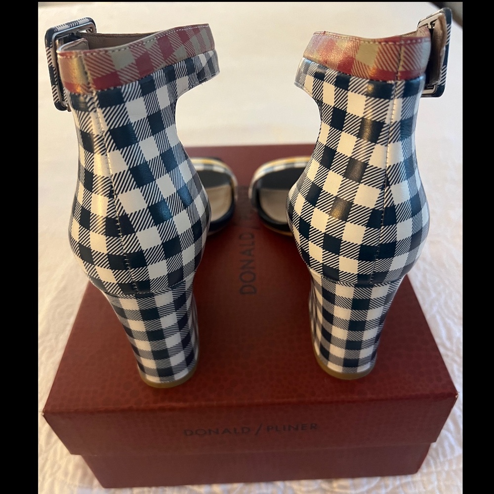 Donald J. Pliner RESORT Gingham Heeled Ankle Strap Sandal, New In Box Size 8 - Picture 4 of 6